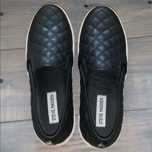 Brand new black leather Steve Maddens